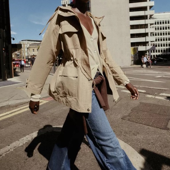 Roots Jacket - Picture 1 of 9